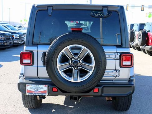 Used 2021 Jeep Wrangler Unlimited Sahara image 6