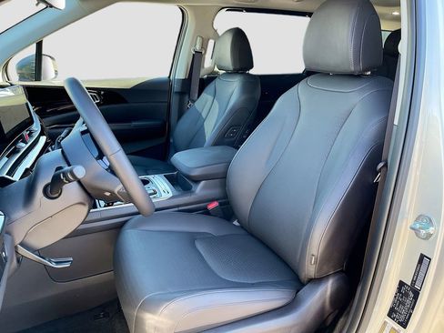 Certified 2026 Kia Carnival SX Prestige image 27