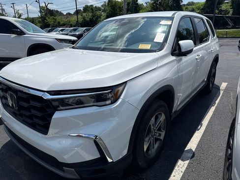 Used 2023 Honda Pilot EX-L image 2