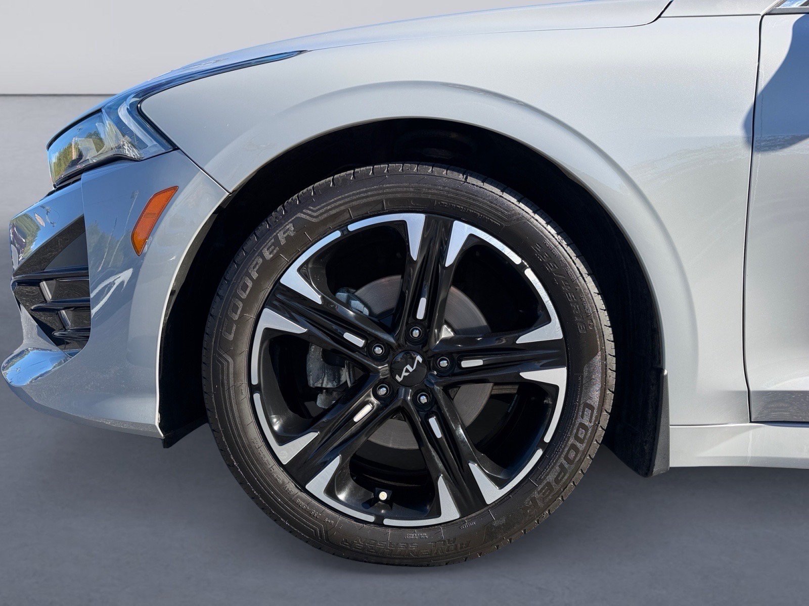 Used 2023 Kia K5 GT-Line w/ GT-Line Premium Package FWD image 9
