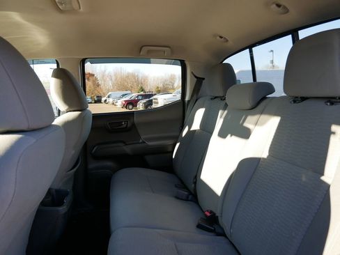 Used 2019 Toyota Tacoma SR image 27