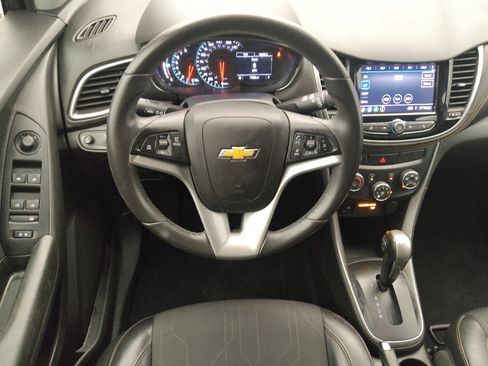 Used 2021 Chevrolet Trax LT w/ LT Convenience Package FWD image 22