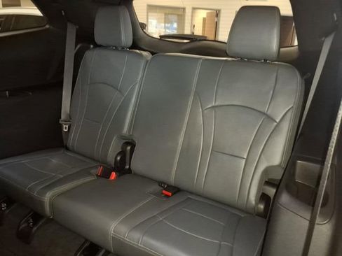 Used 2024 Buick Enclave Essence w/ Experience Buick Package FWD image 10