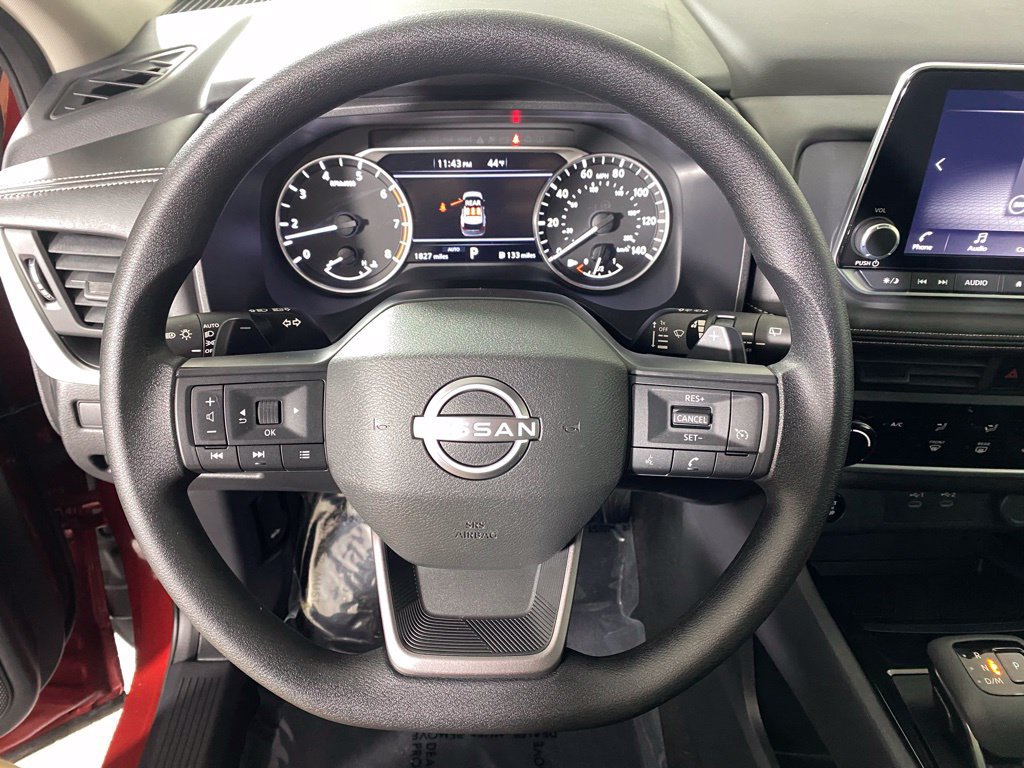 Used 2025 Nissan Rogue S AWD/4WD image 11