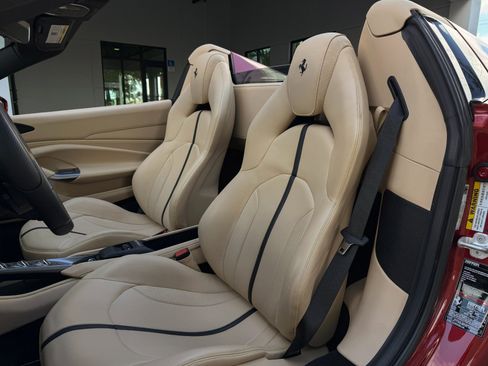 Used 2023 Ferrari F8 Tributo image 25