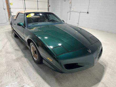 Used 1992 Pontiac Firebird Convertible RWD image 3