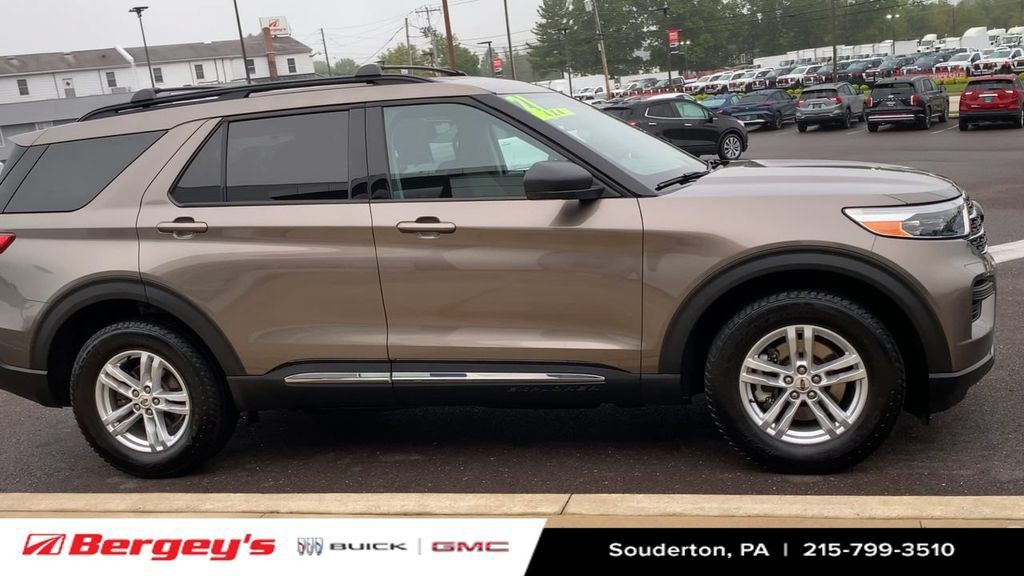 Used 2021 Ford Explorer XLT w/ Class III Trailer Tow Package AWD/4WD image 11
