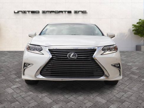 Used 2016 Lexus ES 350 w/ Luxury Package w/Wood Trim FWD image 8