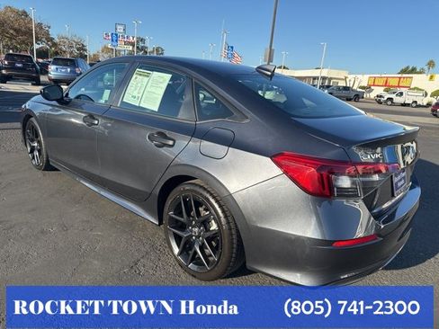 Used 2023 Honda Civic Sport image 2