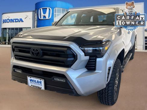 Used 2025 Toyota Tacoma SR5 image 1