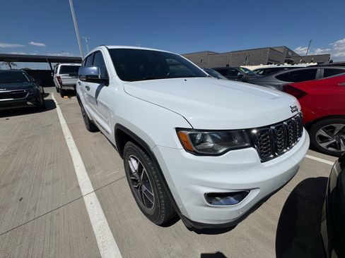 Used 2019 Jeep Grand Cherokee Limited RWD image 5