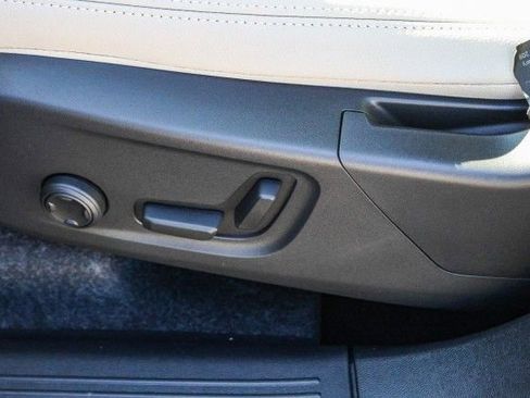 New 2026 Volvo XC40 B5 Ultra w/ Climate Package image 19