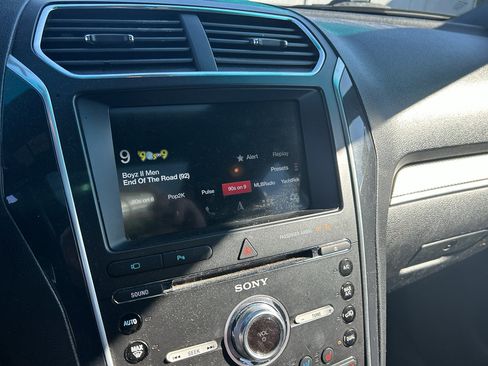 Used 2017 Ford Explorer Sport AWD/4WD image 11