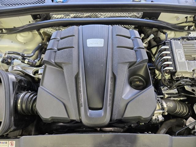Used 2021 Porsche Macan S AWD/4WD image 24