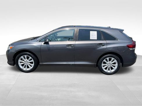 Used 2014 Toyota Venza LE FWD image 4