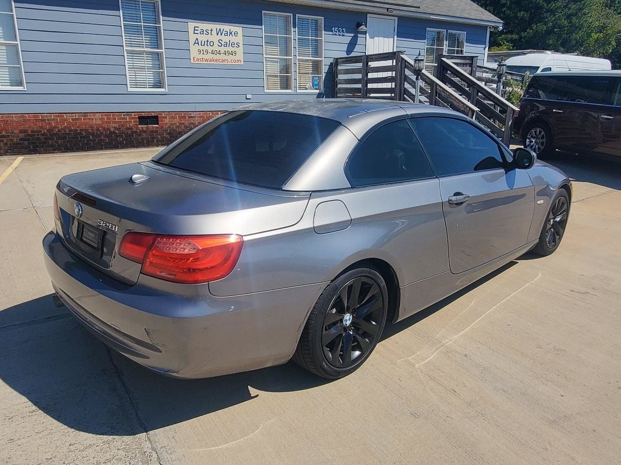 Used 2011 BMW 328i Convertible RWD image 22