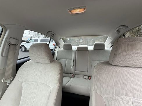 Used 2013 Subaru Legacy 2.5i Premium image 16