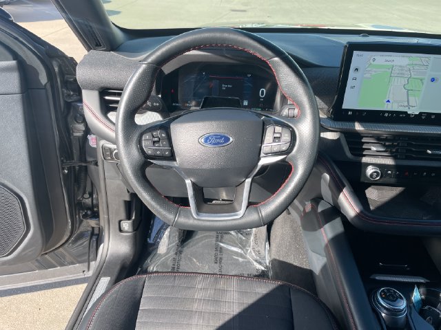 Used 2025 Ford Explorer ST-Line w/ ST-Line Street Pack AWD/4WD image 23