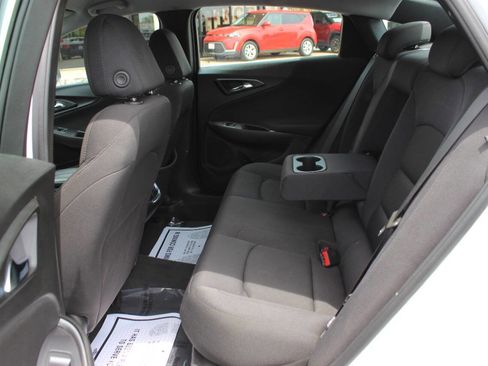 Used 2023 Chevrolet Malibu LT FWD image 15