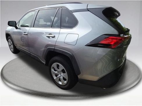 Used 2020 Toyota RAV4 LE FWD image 13