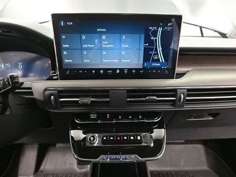 Used 2025 Lincoln Corsair Reserve w/ Jet Appearance Package image 33