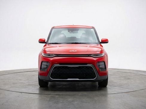 Used 2025 Kia Soul LX w/ LX Technology Package image 2