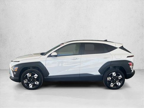 Used 2025 Hyundai Kona SEL AWD/4WD image 2