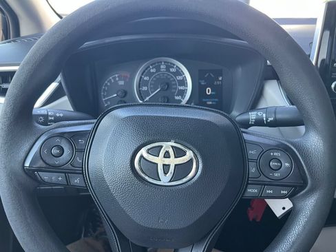 Used 2020 Toyota Corolla LE FWD image 15