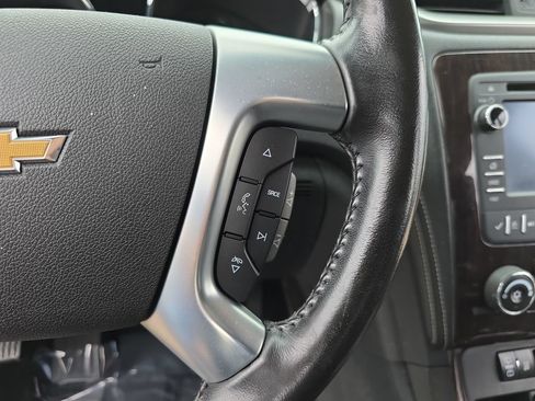 Used 2016 Chevrolet Traverse LT FWD image 19