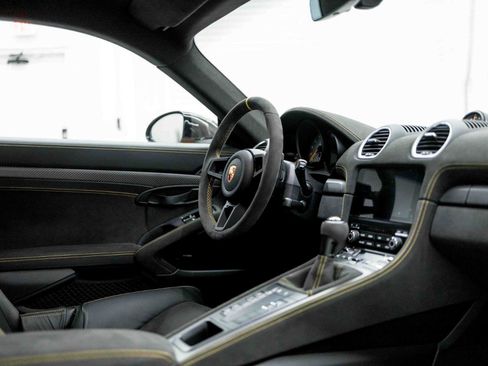 Used 2025 Porsche 718 Cayman GT4 RS image 61