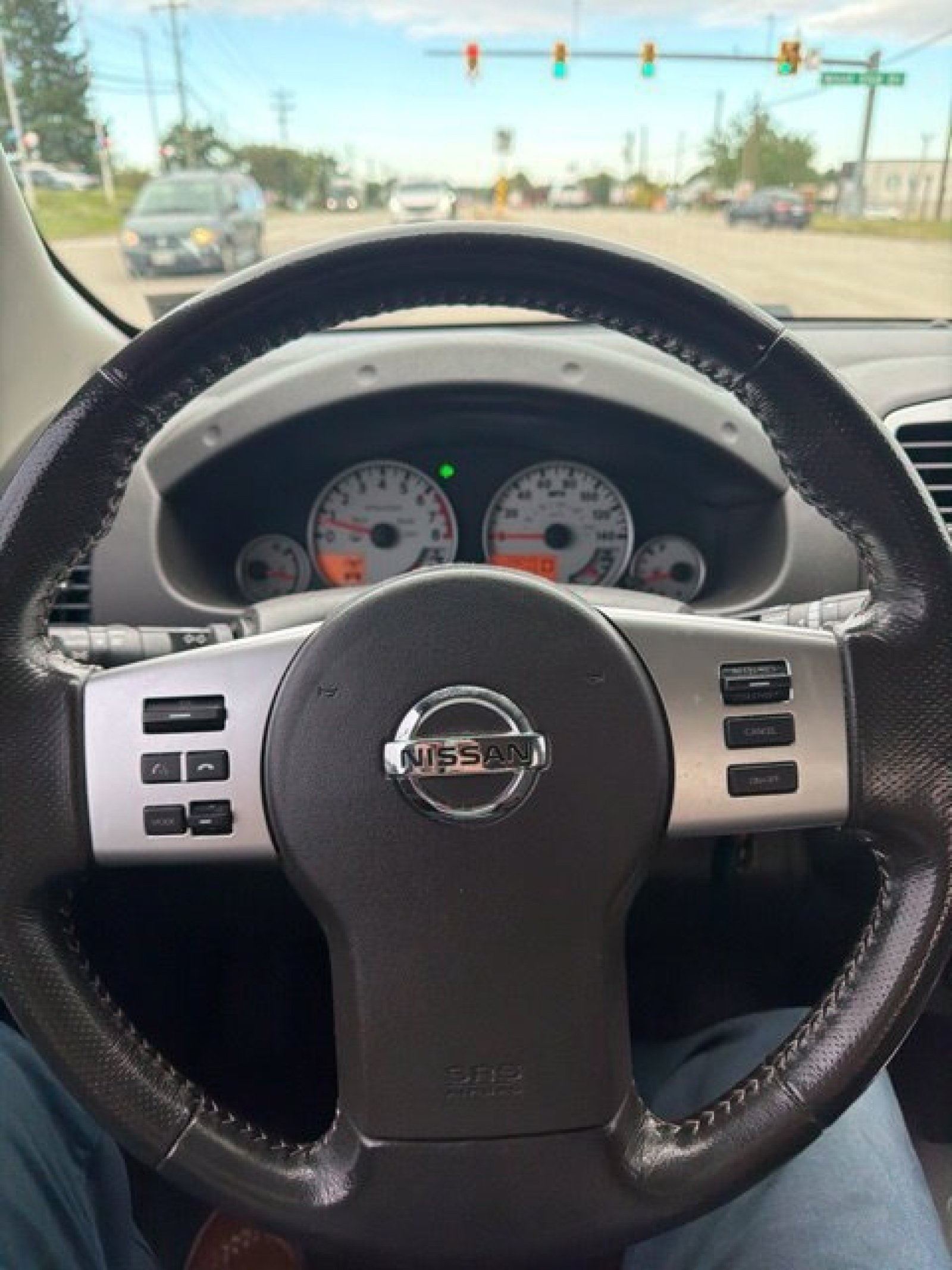 Used 2018 Nissan Frontier PRO-4X AWD/4WD image 7