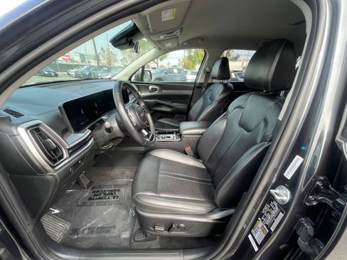 Used 2024 Kia Sorento S image 28