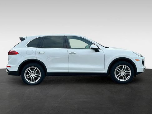 Used 2016 Porsche Cayenne AWD/4WD image 8