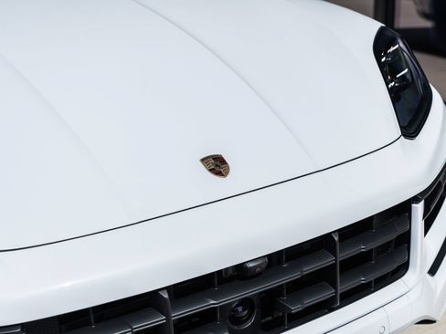 New 2026 Porsche Cayenne Coupe AWD/4WD image 15
