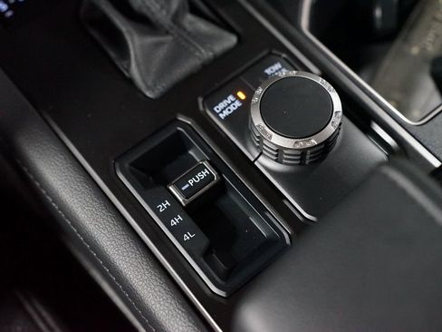 Used 2025 Toyota Tundra Limited image 25