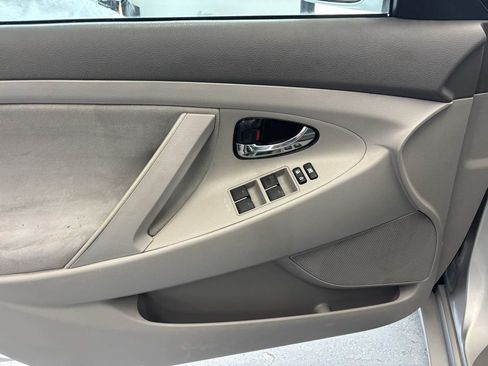 Used 2011 Toyota Camry LE w/ LE Extra-Value Pkg FWD image 19