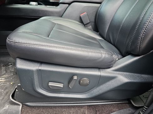 Used 2021 Ford Expedition XLT RWD image 19
