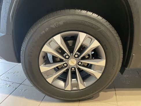 Used 2025 Chevrolet Equinox LT FWD image 35