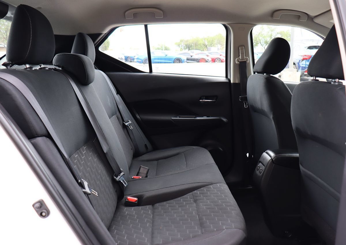 Used 2023 Nissan Kicks SV FWD image 27