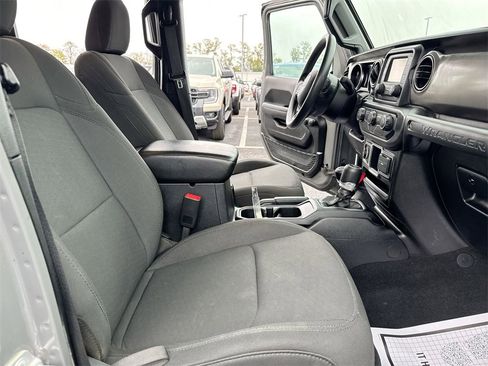 Used 2019 Jeep Wrangler Unlimited Sport image 21