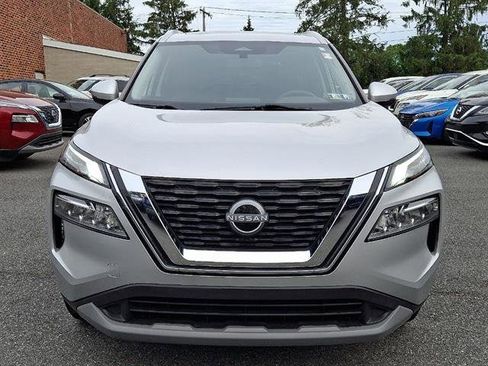 Certified 2022 Nissan Rogue SV w/ SV Premium Package AWD/4WD image 2