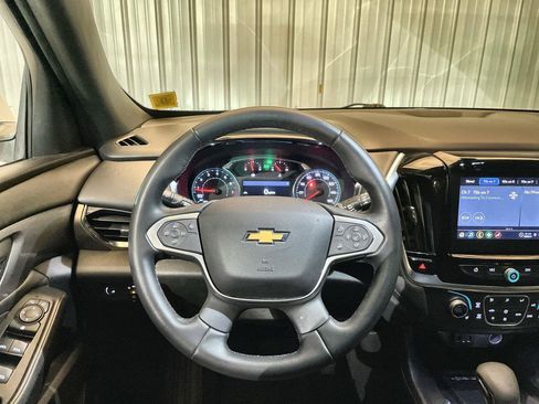 Used 2023 Chevrolet Traverse LT w/ Rear Camera Mirror Package image 11