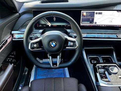 Used 2025 BMW 760i xDrive 760i xDrive w/ Executive Package image 9