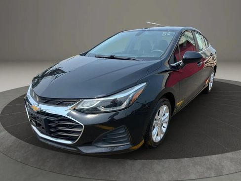 Used 2019 Chevrolet Cruze LT w/ LT True North Edition FWD image 1