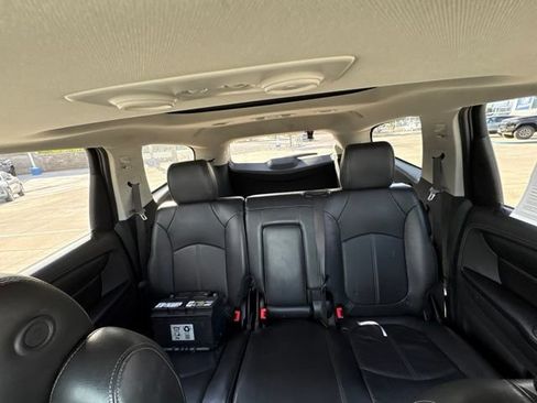Used 2017 Chevrolet Traverse LT AWD/4WD image 19