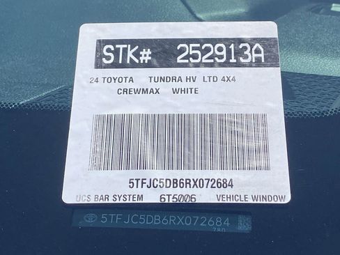Used 2024 Toyota Tundra Limited AWD/4WD image 37