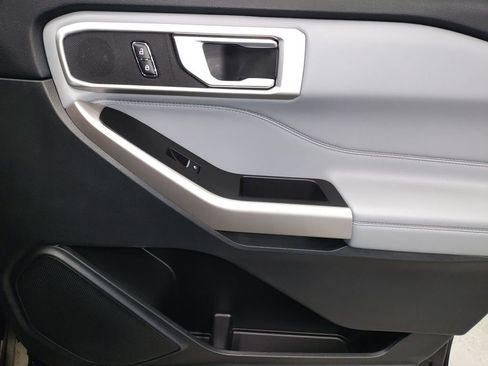 Used 2023 Ford Explorer XLT w/ Equipment Group 202A image 10