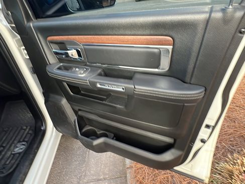 Used 2018 RAM 3500 Laramie image 19