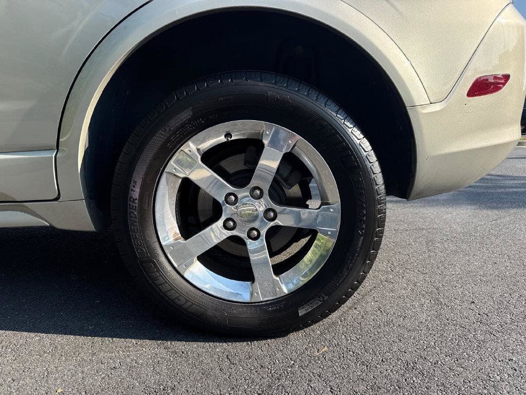 Used 2014 Chevrolet Captiva Sport LT FWD image 17