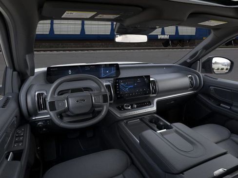 New 2026 Ford Expedition Max Platinum image 9